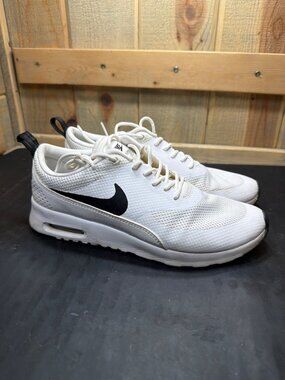 Nike Air Max Thea Womens Shoes Size 8.5 White Black Athletic Sneakers 599409-102